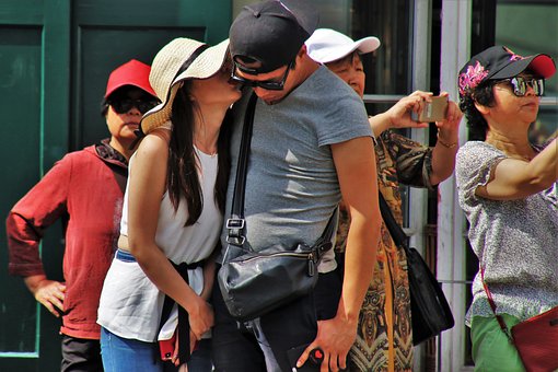 如何同城交友才安全？遇上想遇有专门的服务吗？
