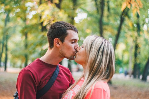 遇上想遇婚恋解析：单身选择哪个征婚网比较靠谱？