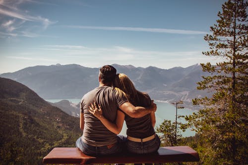 恋爱压得对方喘不过气？遇上想遇结合网络征婚实例分析